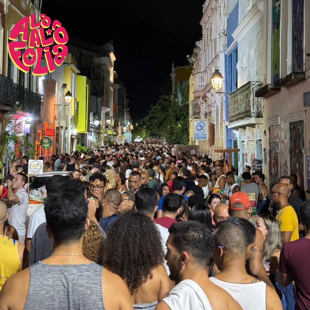 Santo Antônio Além do Carmo fica lotado com desfile de blocos no pré-Carnaval; veja fotos