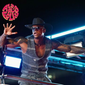 Léo Santana comanda Pipoco e arrasta multidão no pré-Carnaval de Salvador