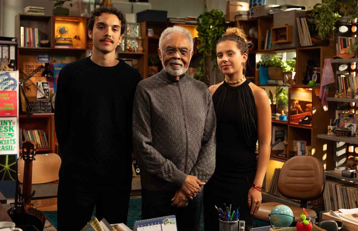 Tiny Desk Brasil abre programação de 2026 com apresentação emblemática de Gilberto Gil ao lado dos netos Flor e Bento