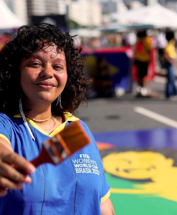 Artista baiana Aju Paraguassu é escolhida pela FIFA para projeto oficial da Copa do Mundo Feminina 2027