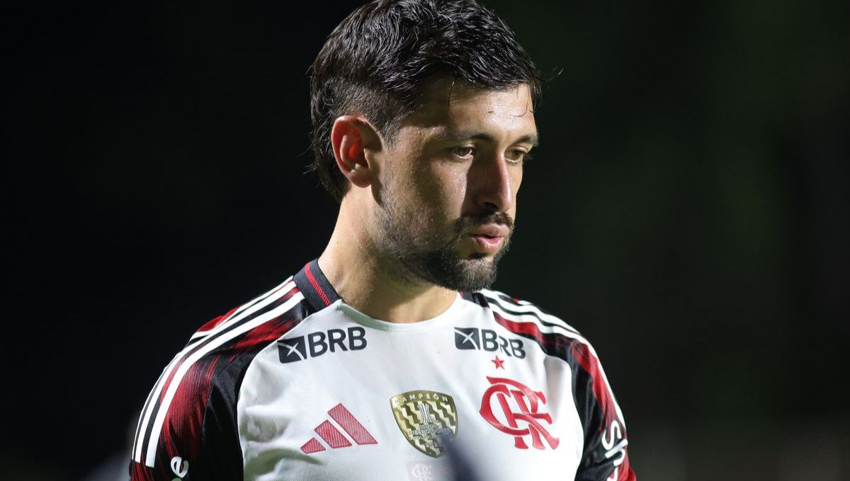 Arrascaeta desabafa após derrota do Flamengo na Recopa: “Temos que mudar muita coisa”