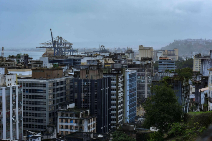Inmet emite alerta de chuvas intensas para Salvador e mais 180 cidades da Bahia; veja lista