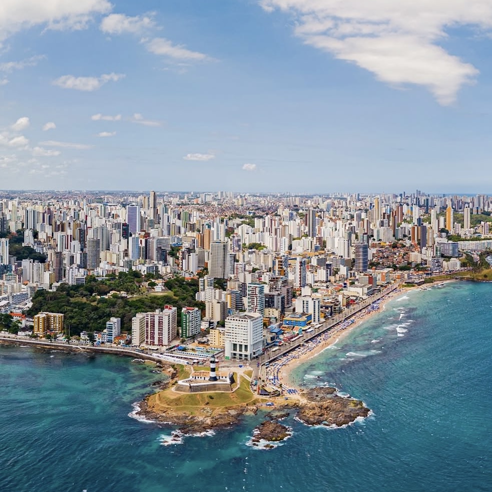 Justiça Federal suspende licenças de prédios de luxo beira-mar por risco de sombreamento