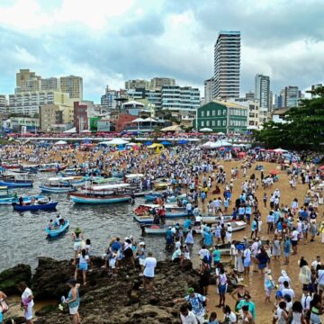 Entre fé e cultura, Festa de Iemanjá mobiliza milhares de devotos e turistas no Rio Vermelho