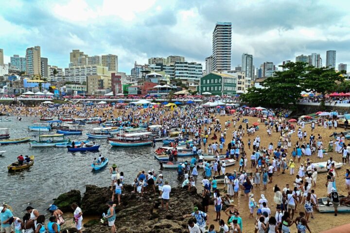 Entre fé e cultura, Festa de Iemanjá mobiliza milhares de devotos e turistas no Rio Vermelho
