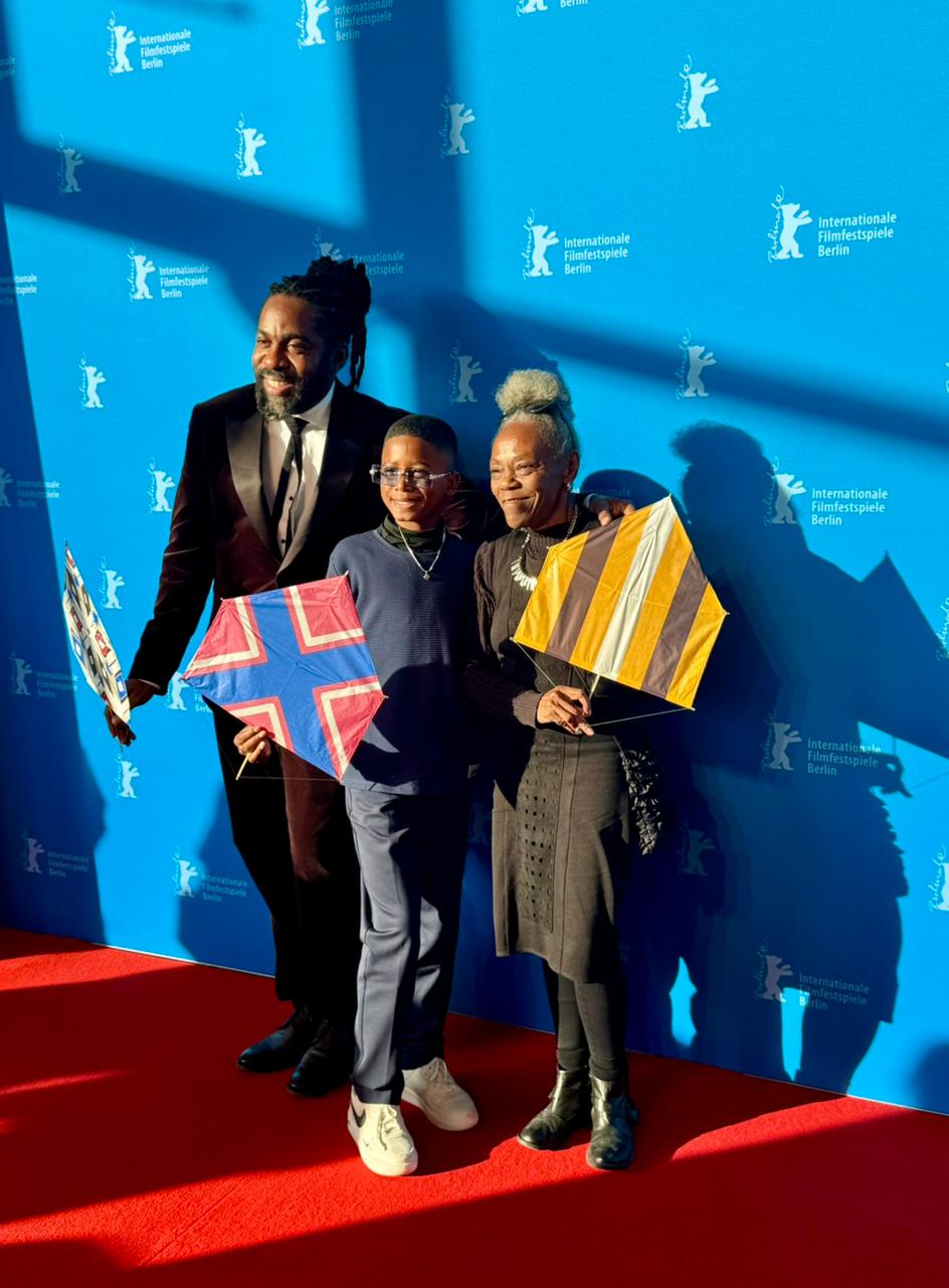 Vídeo: Direto de Berlim, baianos Lázaro Ramos e Yuri Gomes celebram estreia de “Feito Pipa” em festival