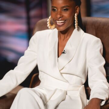 Monique Evelle é eleita como uma das mulheres mais poderosas do Brasil e comemora: “É sobre mudar o jogo”