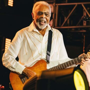 Com ingressos esgotados, Gilberto Gil participa de show beneficente no Rio Vermelho nesta segunda (9)
