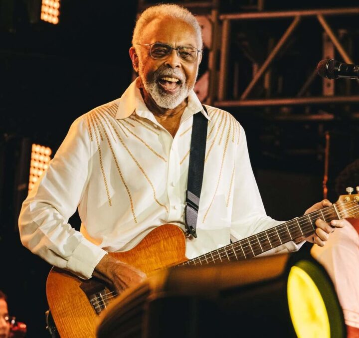 Com ingressos esgotados, Gilberto Gil participa de show beneficente no Rio Vermelho nesta segunda (9)