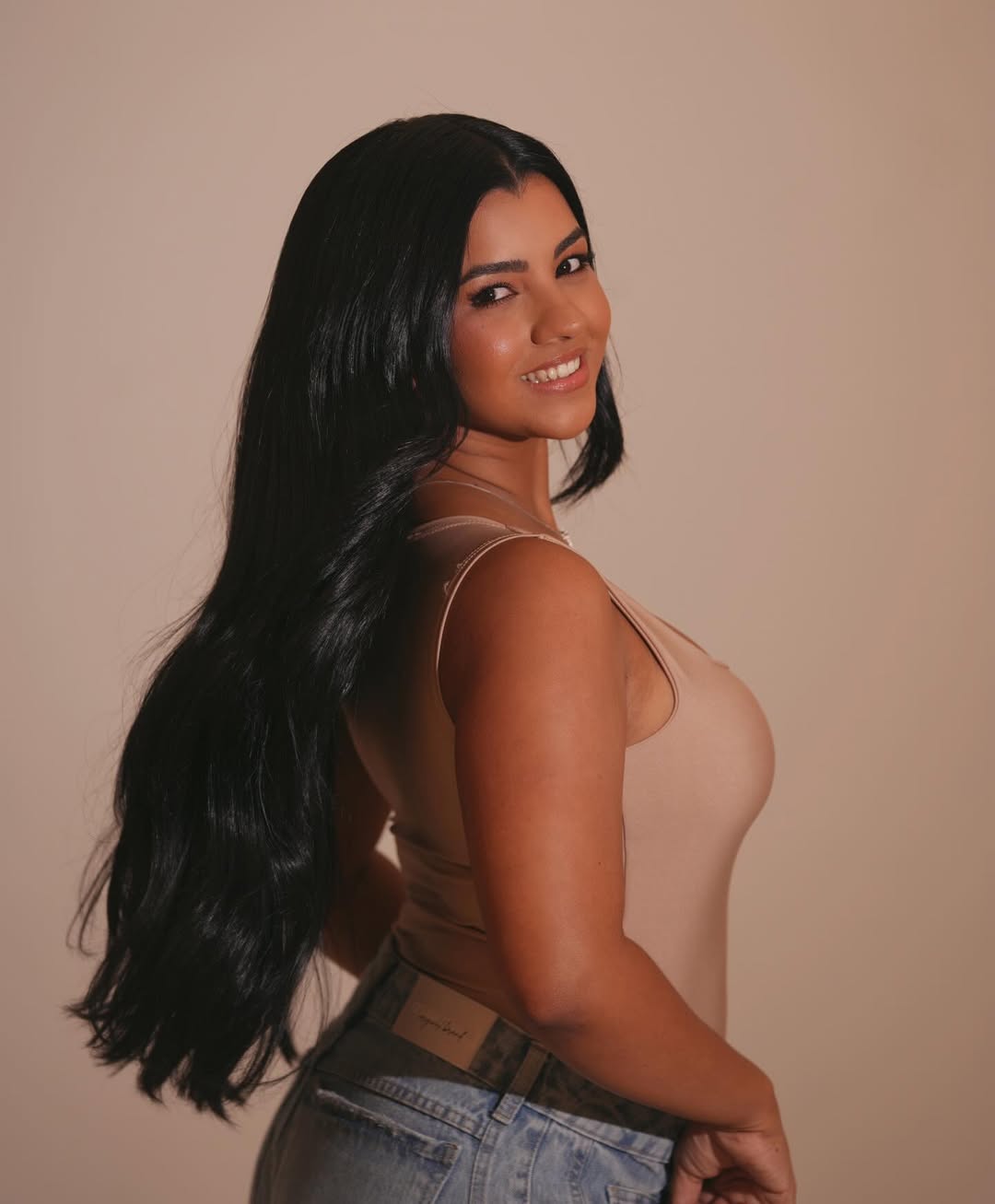 Ary Mirelle surpreende ao mostrar tatuagens em homenagem a João Gomes e aos filhos: ‘Precisava de vocês’