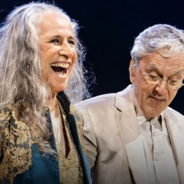 Reação de Caetano Veloso e Maria Bethânia ao comemorar o Grammy viraliza nas redes sociais: “Já teve?”