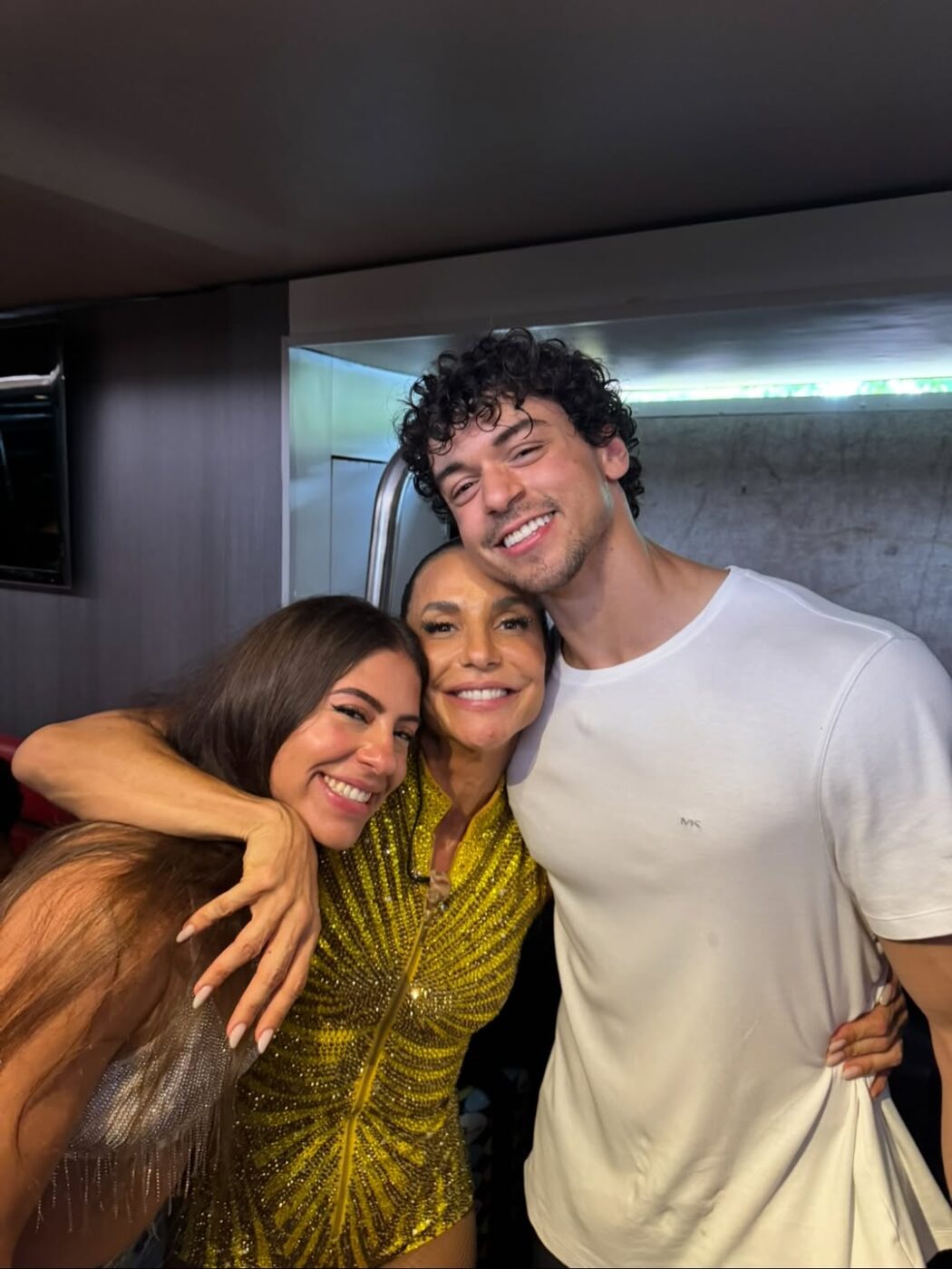Filho de Xanddy e Carla Perez compartilha encontro com Ivete Sangalo e ganha declaração da cantora