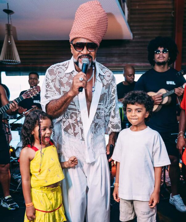 Carlinhos Brown celebra aniversário do filho em clima de Carnaval
