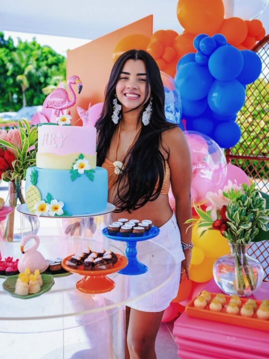 Ary Mirelle abre álbum de aniversário e ganha comentário carinhoso de João Gomes