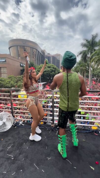 Carlinhos Brown celebra parceria com Anitta no Carnaval do Rio: “Axé que se renova”