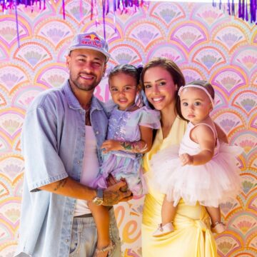 Bruna Biancardi compartilha momento fofo de Neymar com as filhas Mavie e Mel; veja