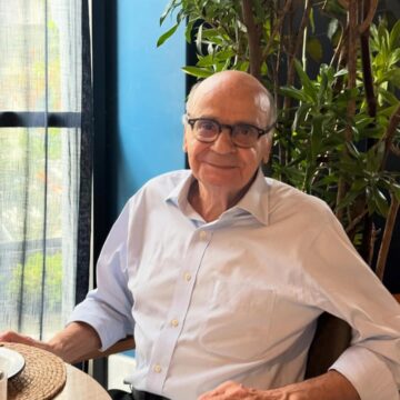 Drauzio Varella desfruta da gastronomia baiana durante passagem por Salvador