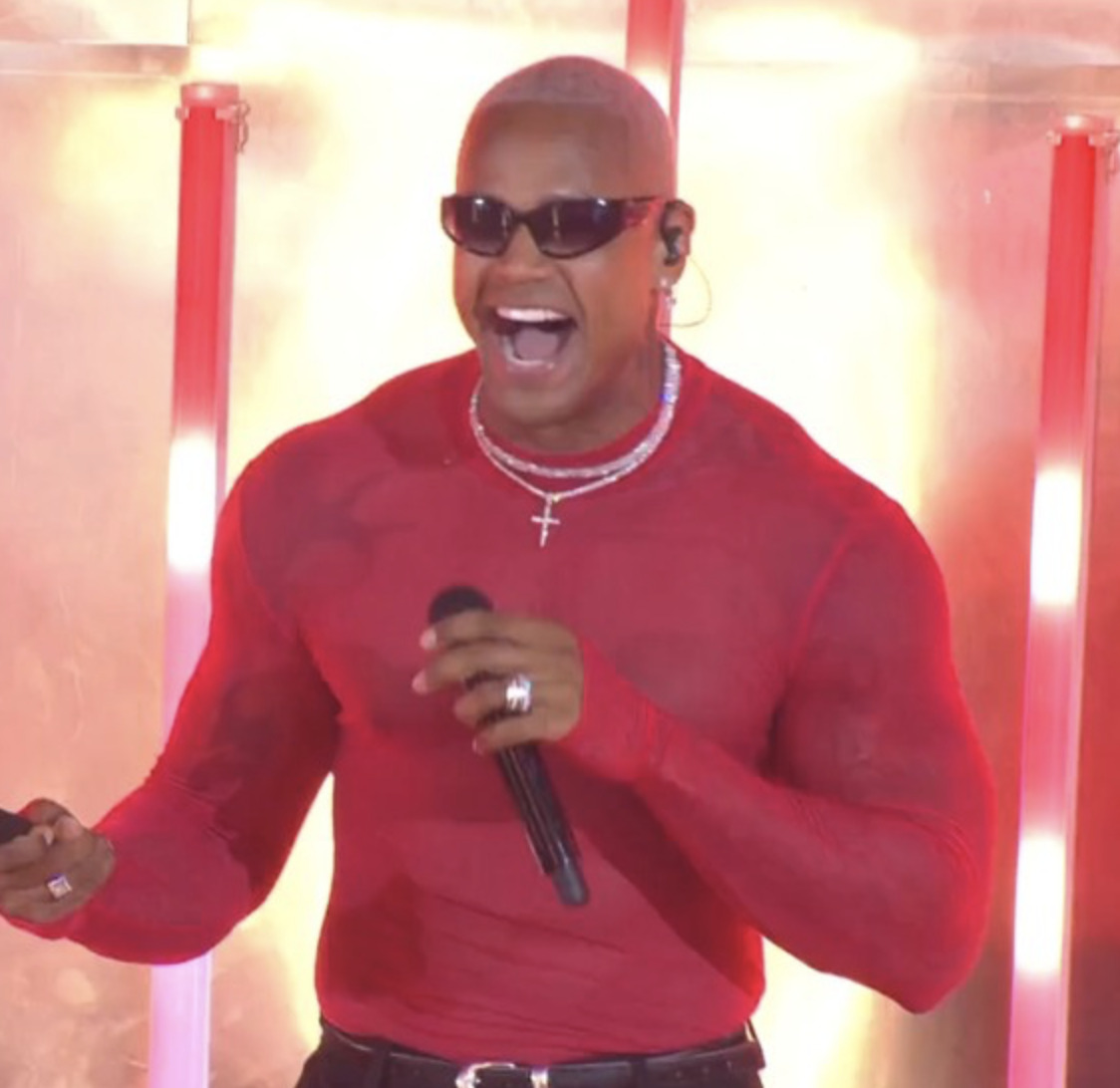 Visual platinado e chuva de hits: Veja como foi o show de Léo Santana no BBB 26