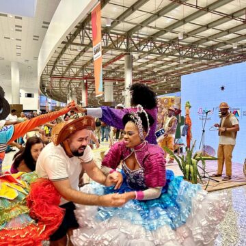 Turistas se despedem do Carnaval da Bahia já em clima de São João