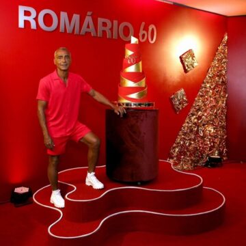 Romário abre o coração após super festa de aniversário: “O Baixinho não para”