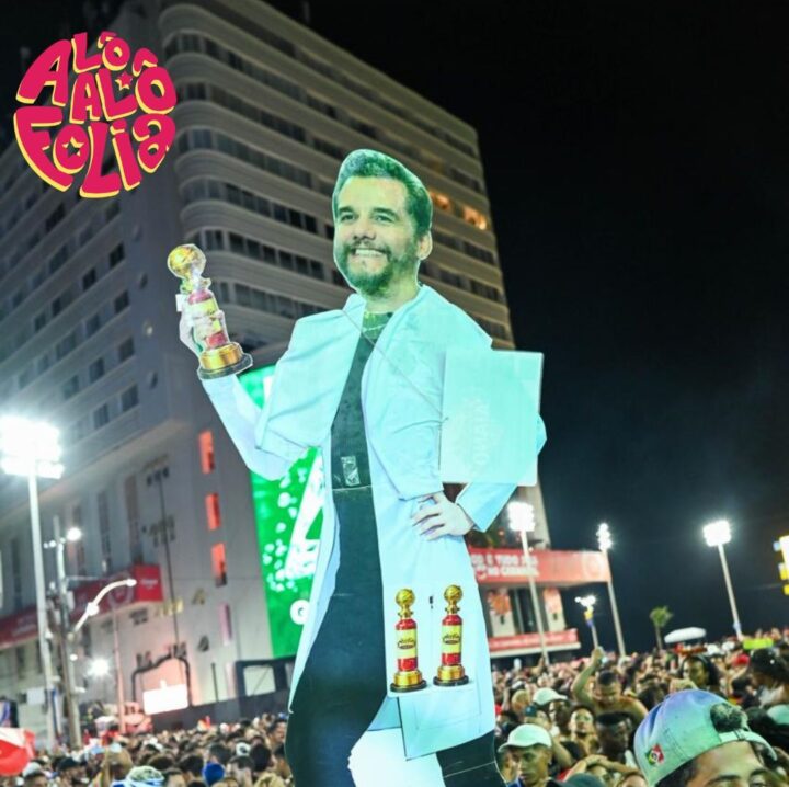 Wagner Moura curte Carnaval no Farol da Barra? Entenda aparição inusitada na noite de quarta (11)