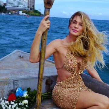Enfrentando divórcio conturbado, Livia Andrade vem a Salvador fazer prece a Iemanja: ‘Rainha das ondas’
