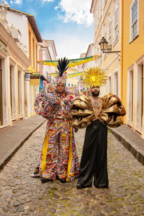 Meninos Rei homenageiam blocos afro baianos no Baile da Vogue 2026