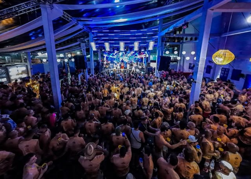 Turista de Santa Catarina é preso após ataques racistas contra funcionárias de camarote em Salvador