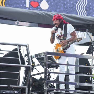 Nada de ‘segura o trio, motô!’: Bell Marques controla o próprio trio com pedal secreto; veja como funciona