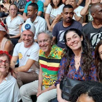 Caetano Veloso marca presença no baile de Carnaval da OSBA