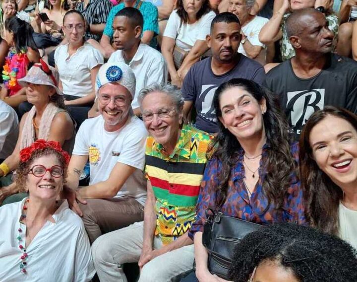 Caetano Veloso marca presença no baile de Carnaval da OSBA