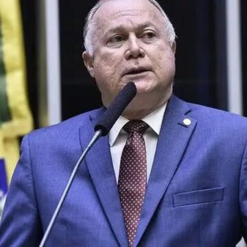 Deputado baiano deve assumir relatoria da PEC que acaba com a escala 6×1
