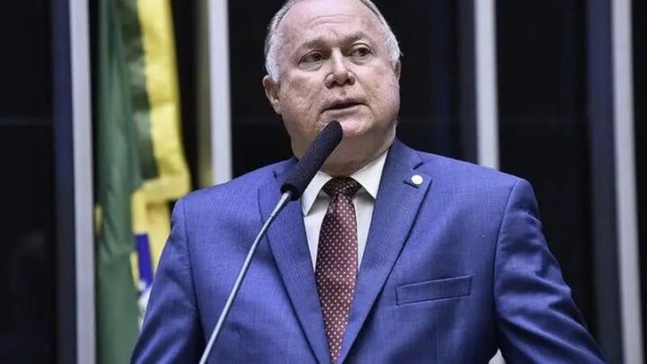 Deputado baiano deve assumir relatoria da PEC que acaba com a escala 6×1