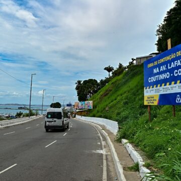 Trecho da Avenida Contorno é interditado parcialmente para obra de contenção de encosta
