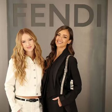 Jessica Alba e Haven roubam a cena em Milão com looks combinando