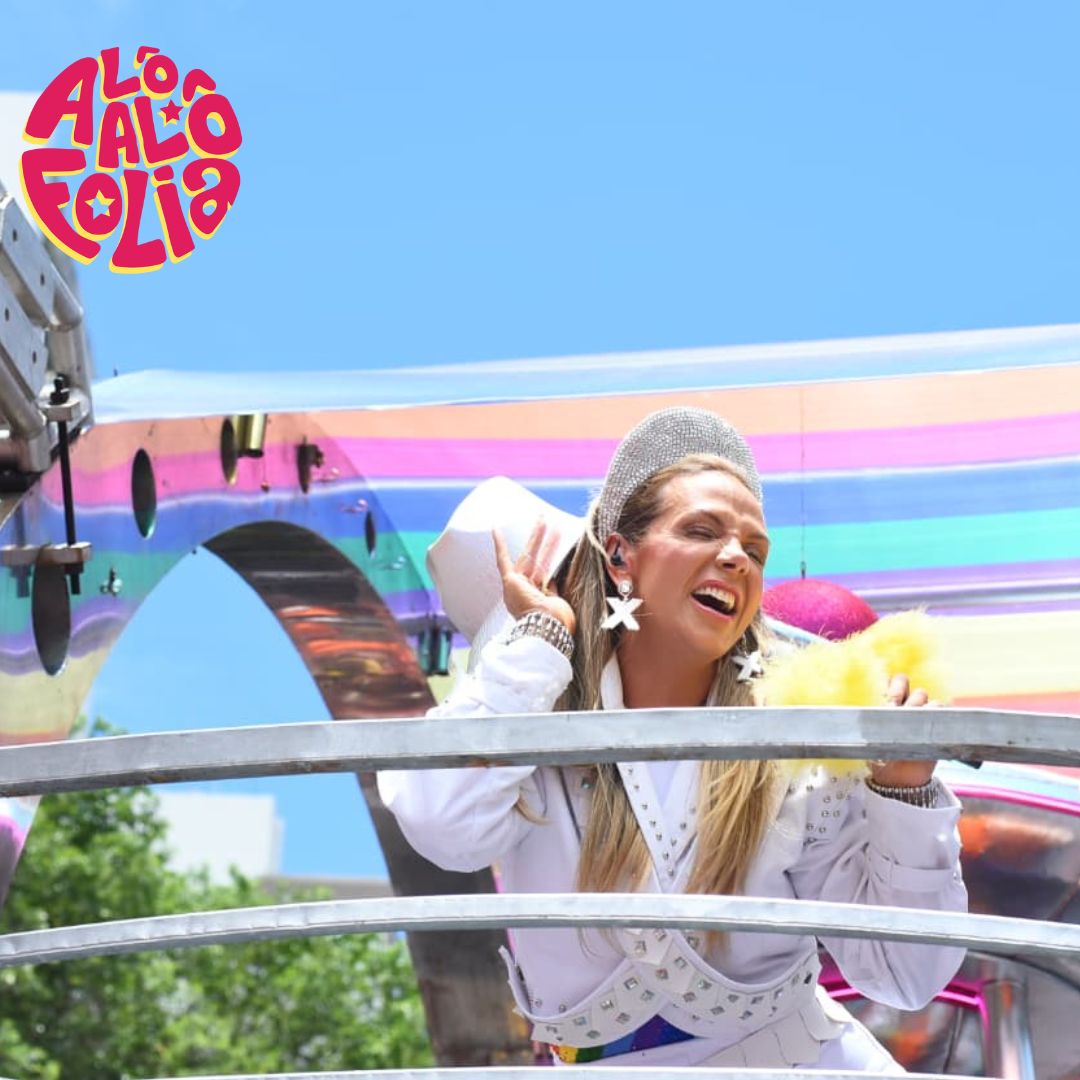 Carla Perez se despede do bloco Algodão Doce neste domingo (15) com homenagem a Xuxa