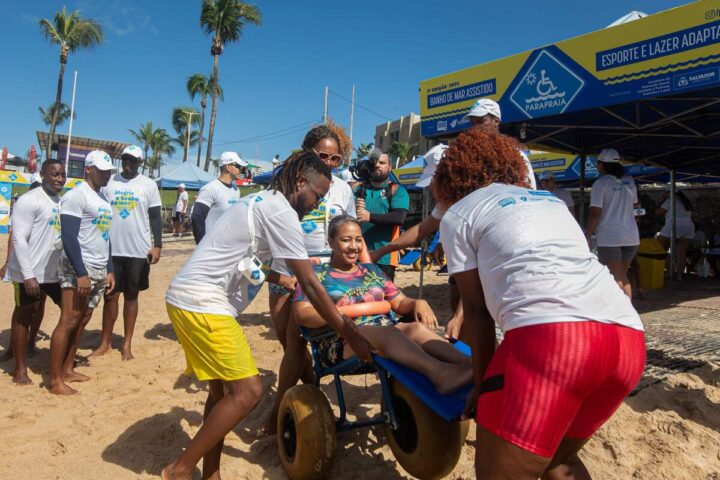 Salvador recebe projeto de banho de mar assistido neste final de semana