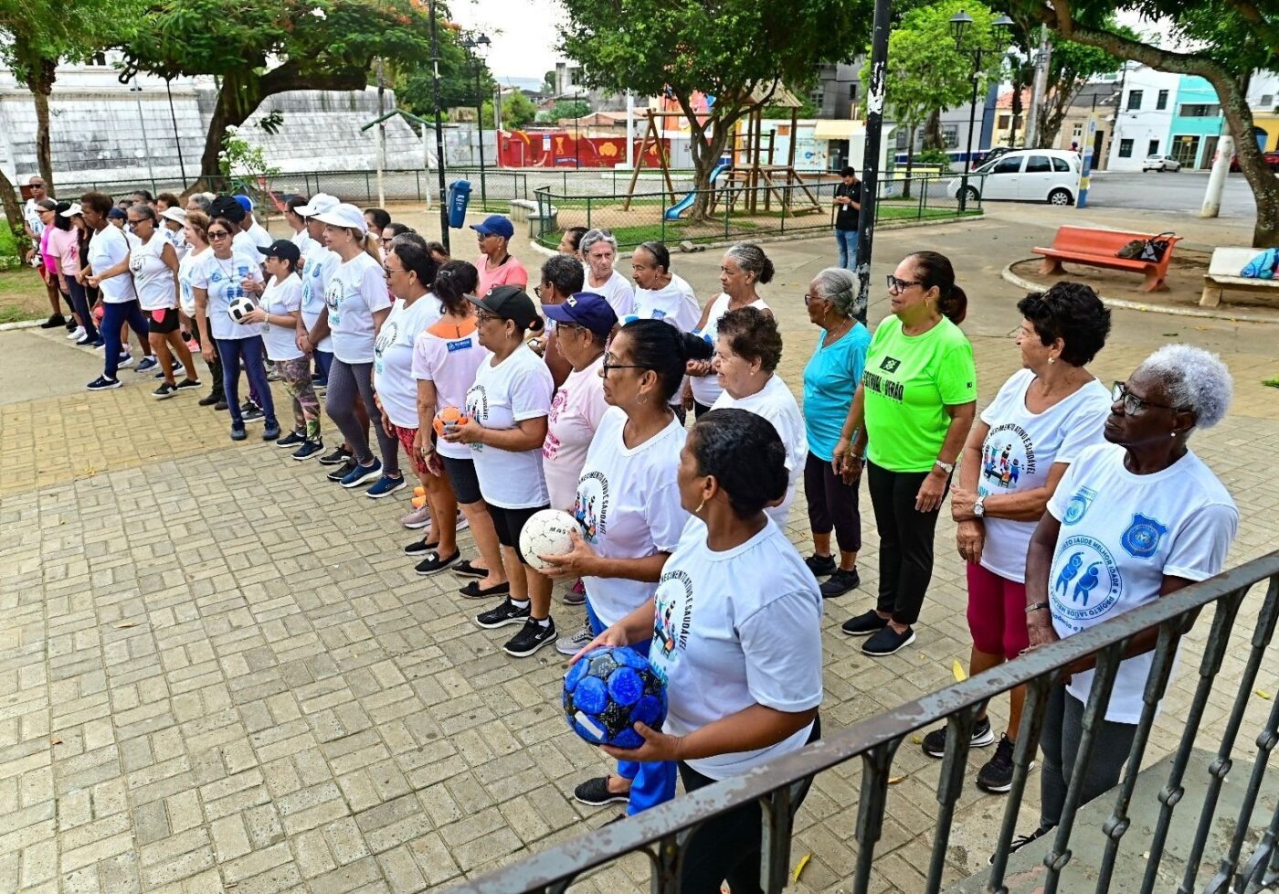 Saúde da Melhor Idade: Guarda Civil retoma projeto para idosos em Salvador