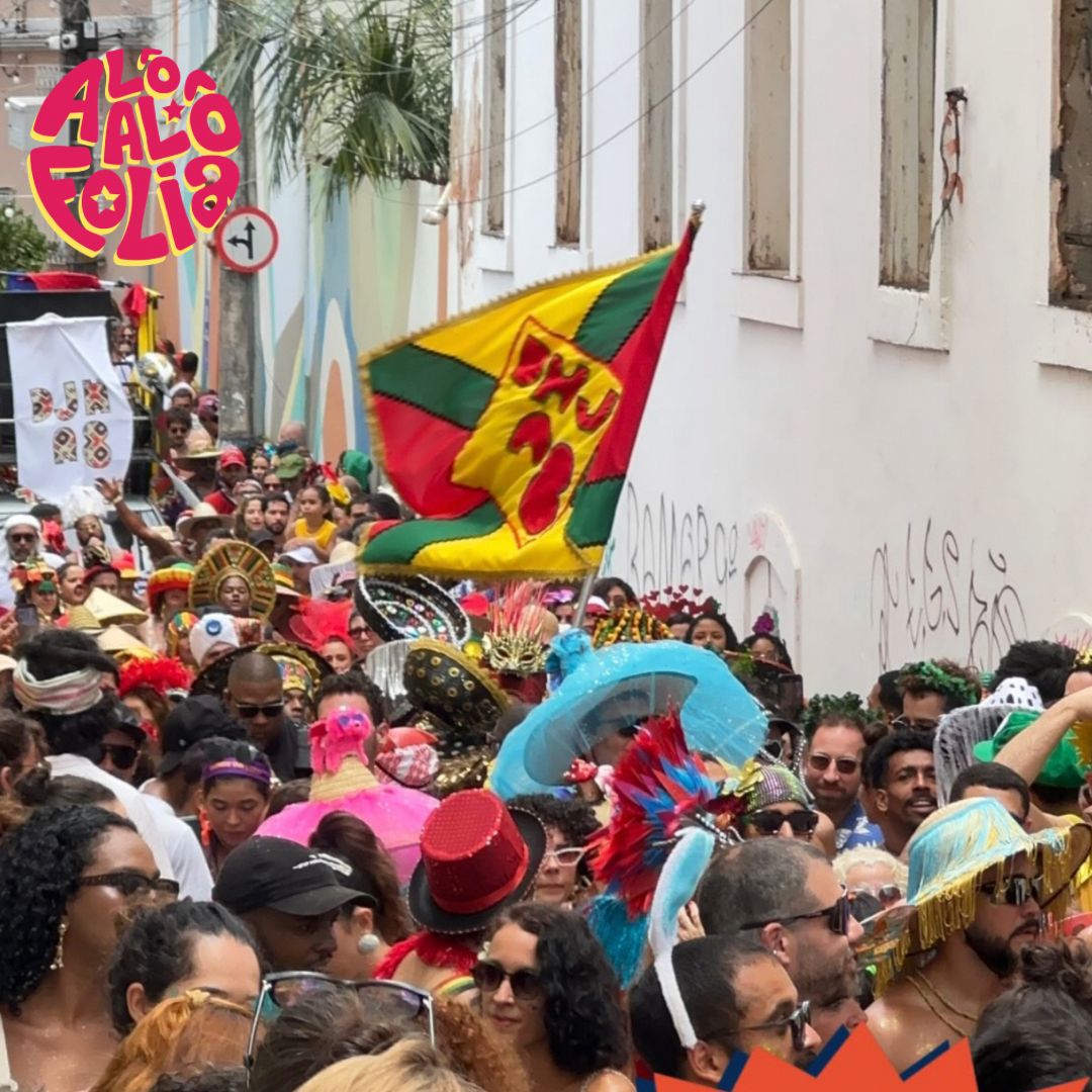 Bloco De Hoje a Oito lota o Santo Antônio Além do Carmo em desfile de pré-Carnaval; veja fotos
