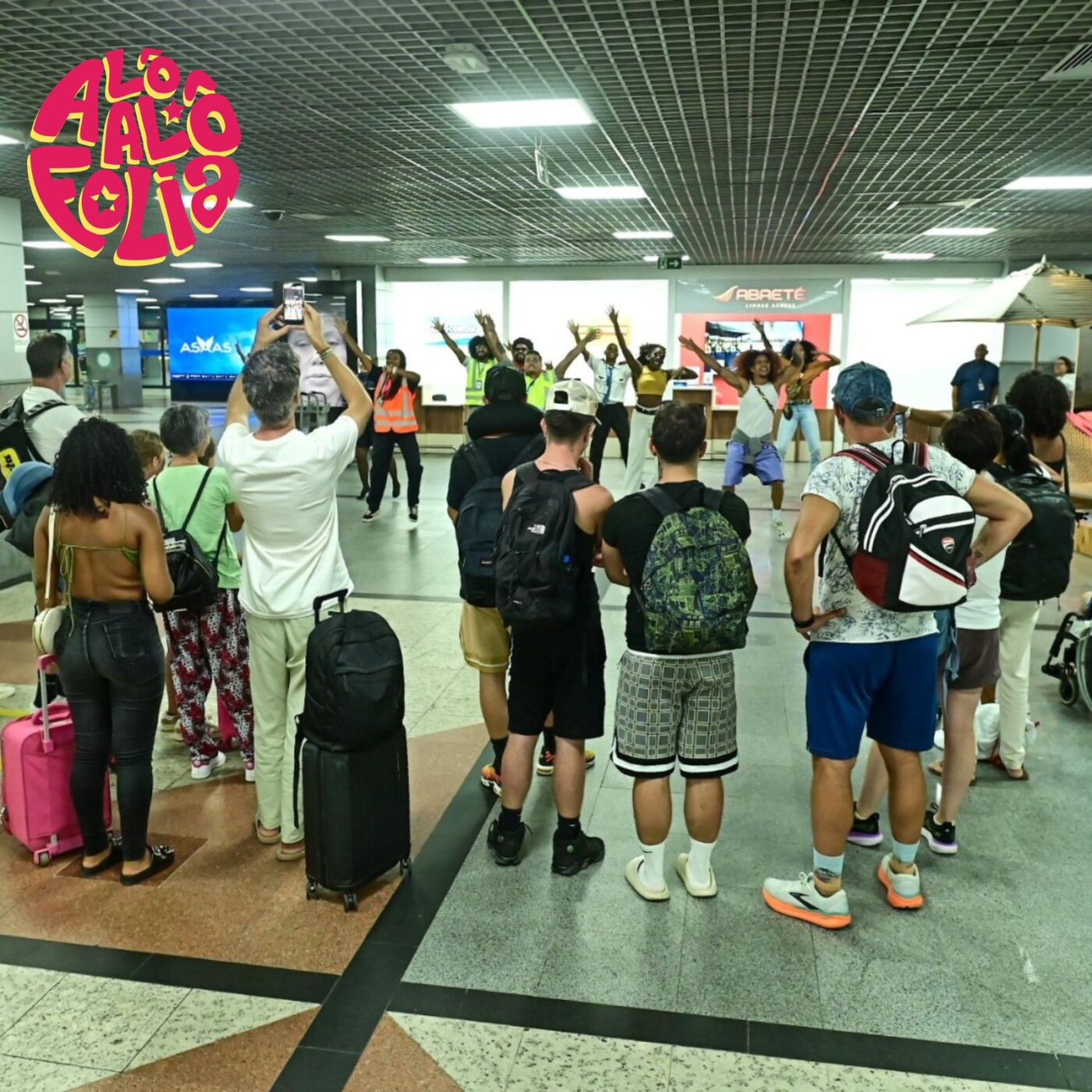 Salvador em festa: receptivo no Aeroporto celebra o samba e dá boas-vindas aos turistas para o Carnaval 2026
