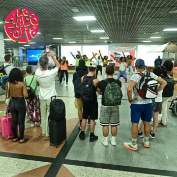 Salvador em festa: receptivo no Aeroporto celebra o samba e dá boas-vindas aos turistas para o Carnaval 2026
