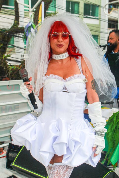 Alinne Rosa faz homenagem a Rita Lee. Foto: Vitor Santos / AgNews