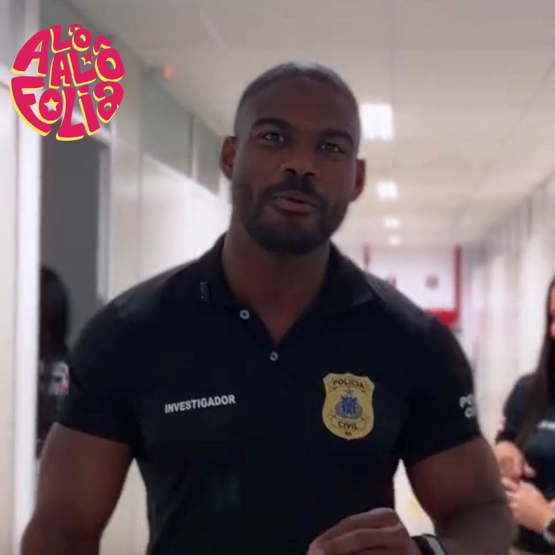 Investigador ‘galã’ da polícia baiana viraliza e rouba a cena em campanha de Carnaval; veja vídeo
