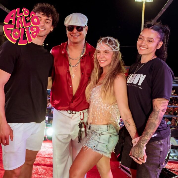 Filho de Xanddy e Carla Perez abre álbum de temporada com a família em Salvador