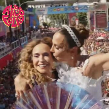 Ivete Sangalo recebe Daniela Mercury em cima do trio no Carnaval de Salvador