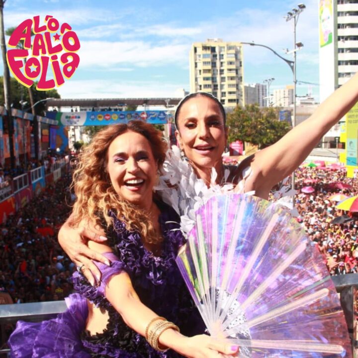 Ivete Sangalo recebe Daniela Mercury em cima do trio no Carnaval de Salvador