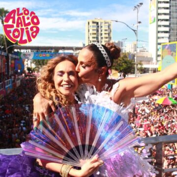 Ivete se declara para Daniela Mercury no Carnaval de Salvador: ‘Um norte a se seguir’