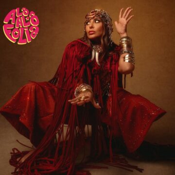 Alinne Rosa faz homenagem a Ney Matogrosso em look para o Carnaval de Salvador