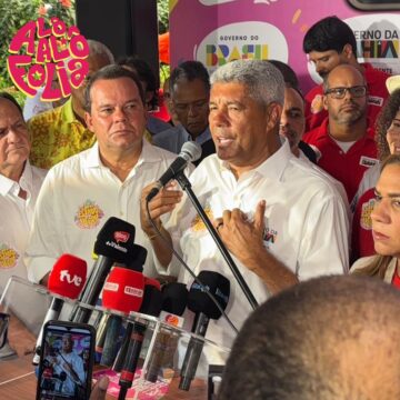 Na abertura do Carnaval, Jerônimo Rodrigues anuncia entrega do TCA e obras do metrô