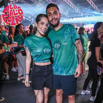 Jogador Petros curte o Camarote Villa ao lado da esposa no Carnaval de Salvador